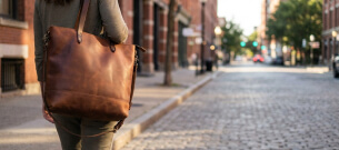 6 Ways to Use a Tote Bag: The Ultimate Everyday Leather Tote Guide